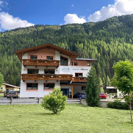 Haus Alpina & Landhaus Schoepf Längenfeld Exterior foto
