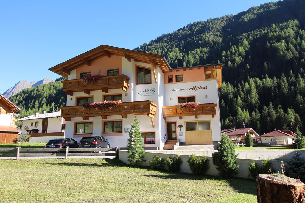 Haus Alpina & Landhaus Schoepf Längenfeld Exterior foto